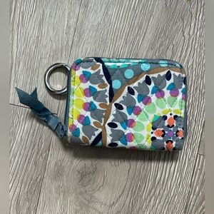 Vera Bradley summer medallion zip is case used